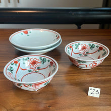 Load image into Gallery viewer, Sake/tea sakazuki &amp; saucers with flower design; set of two
