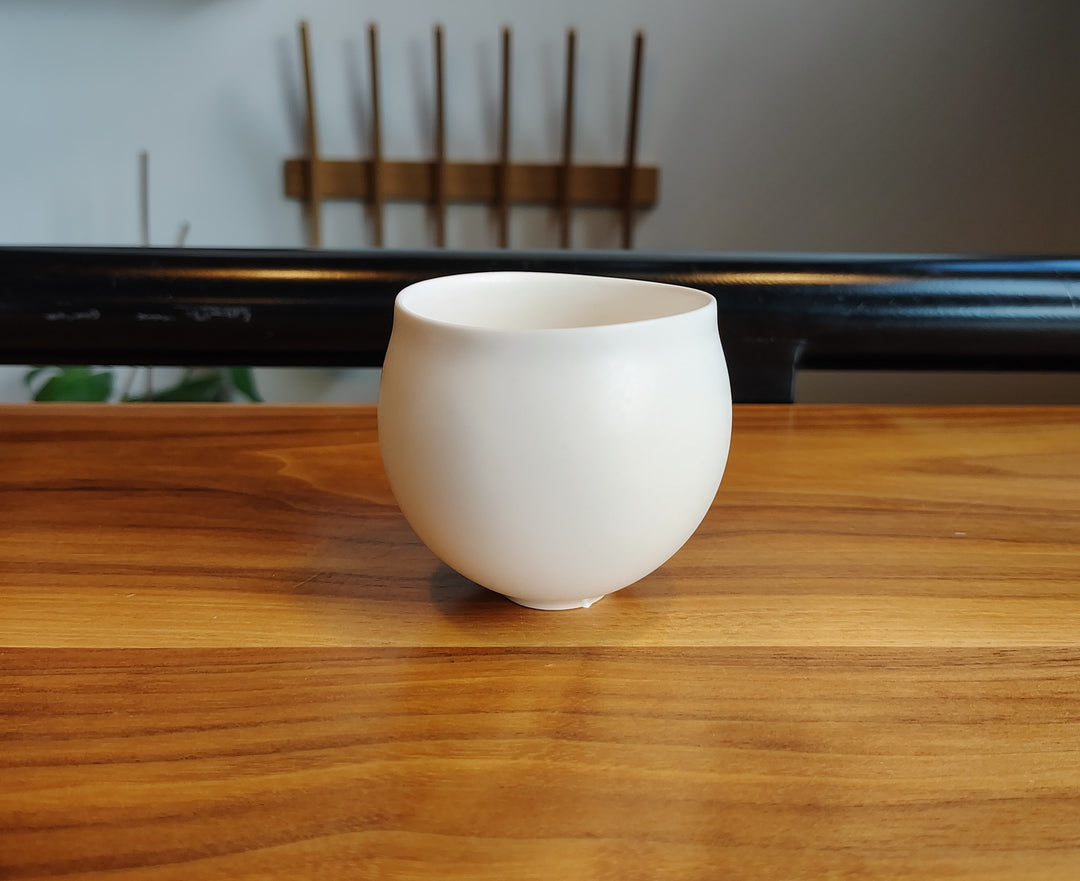 Ando Yukiko: Flared Lip Guinomi