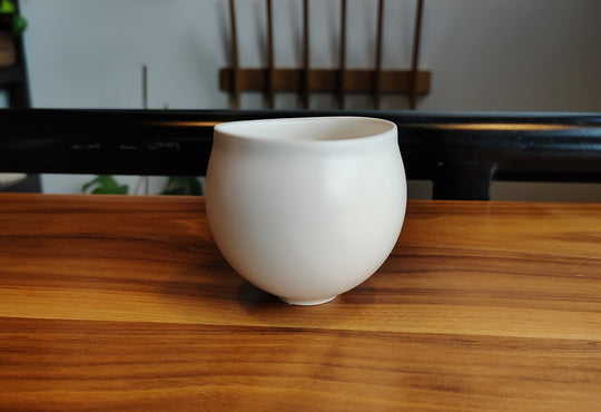 Ando Yukiko: Flared Lip Guinomi