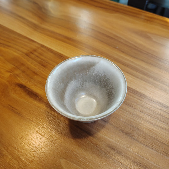 Iwaotonarite Grey Wide Rimmed Sakazuki