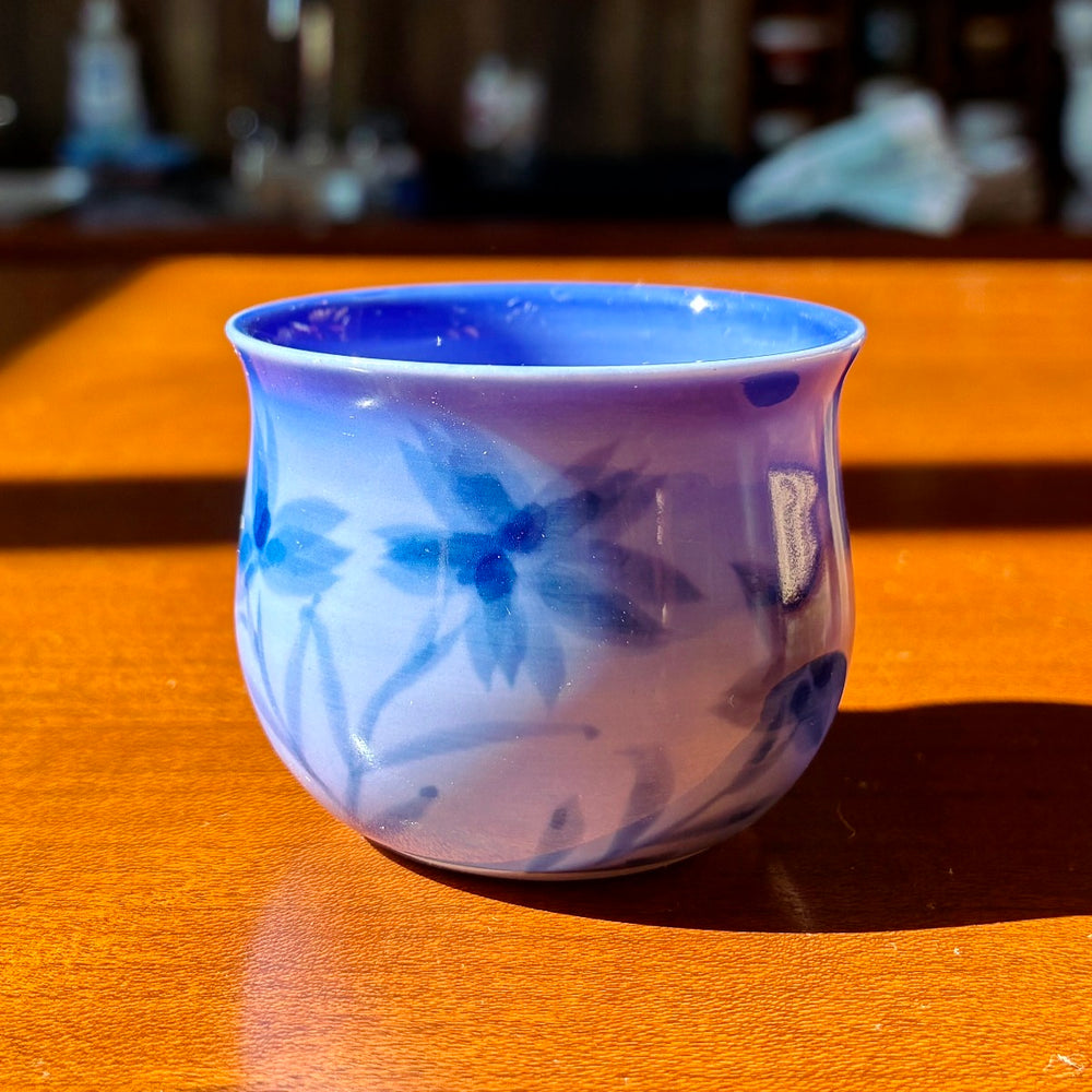 Royal blue Imari-yaki guinomi with glossy floral design, Japan vintage