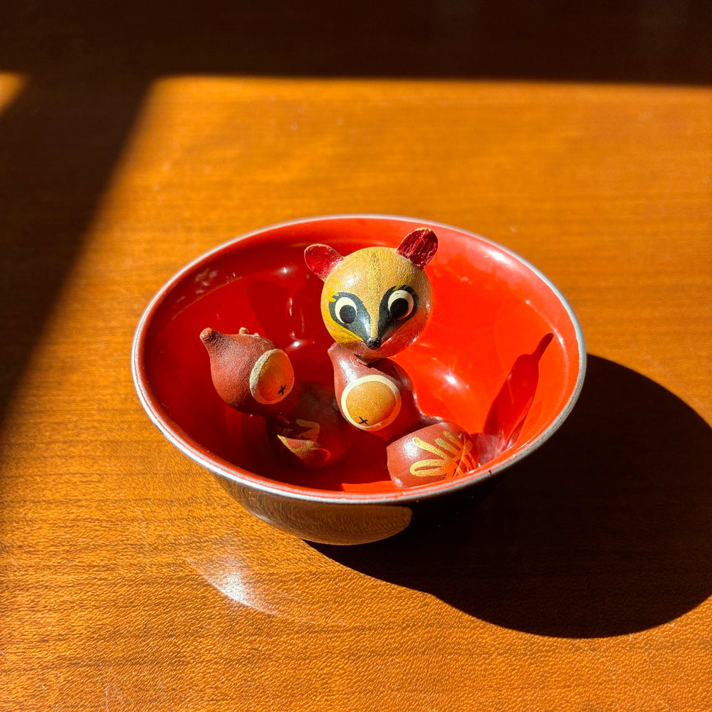 Sneaky tanuki with his two sake gourds lacquer sakazuki, Japan vintage