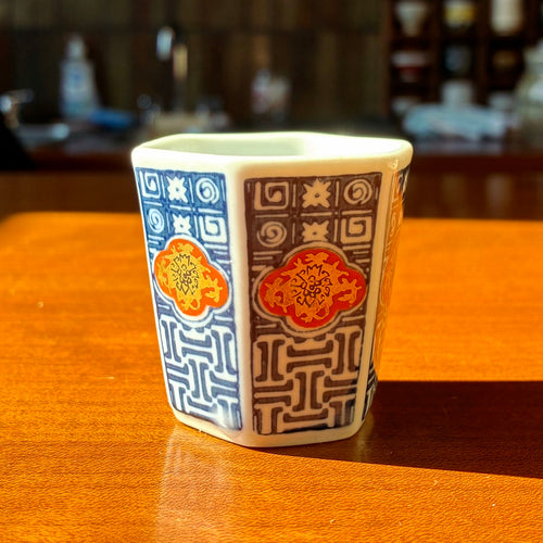 Six-sided Imari-yaki guinomi with blue patterns and red-gold seal, Japan vintage
